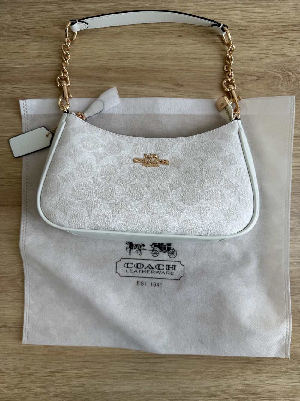 Coach White Teri Shoulder Bag in Signature Canvas - Picture 6 of 8